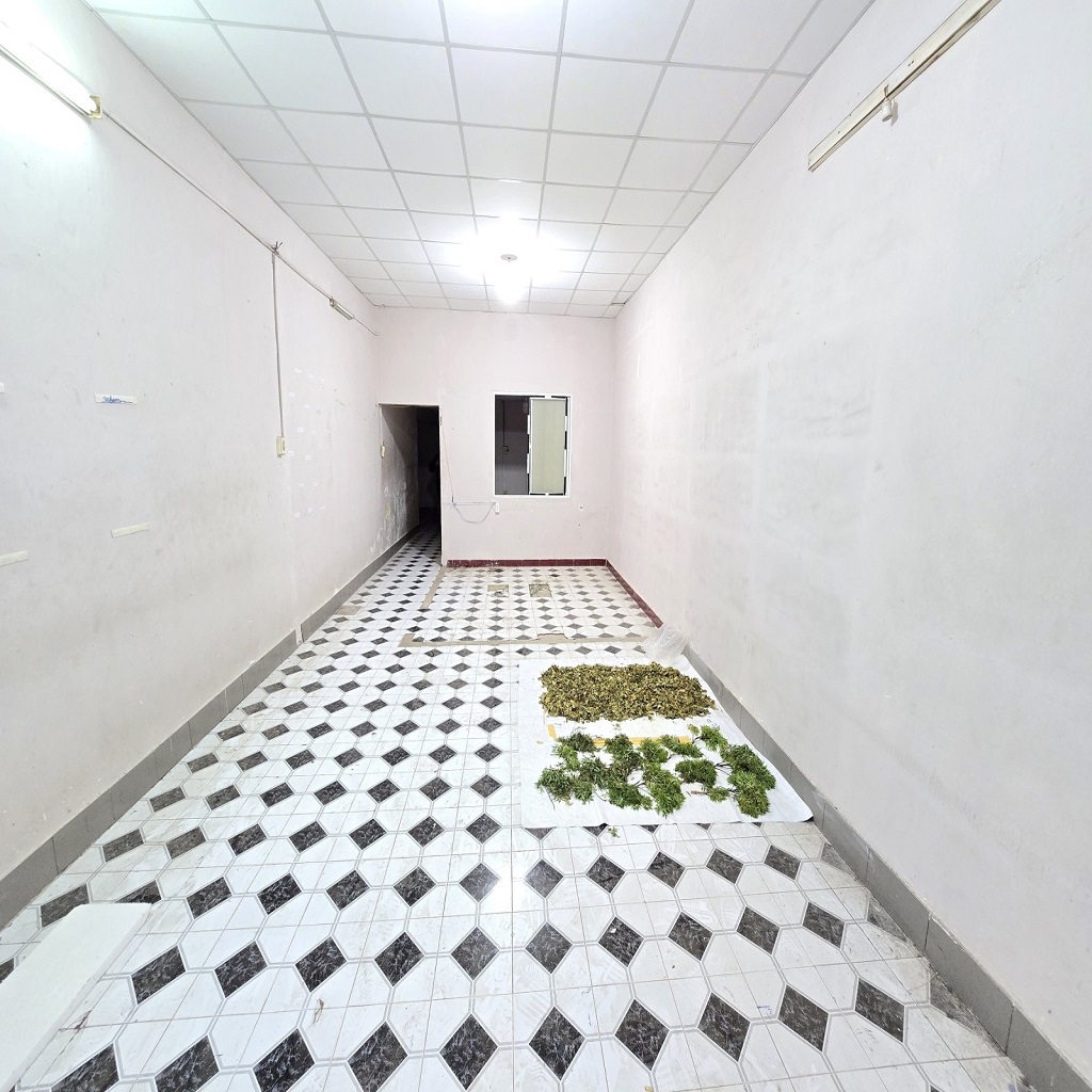 Bán nhà phố Thủ Đức liền kề Đặng Văn Bi , TP Thủ Đức_ Nhà C-4 tiện xây mới, không quy hoạch _ 123 m2 - Ảnh 1